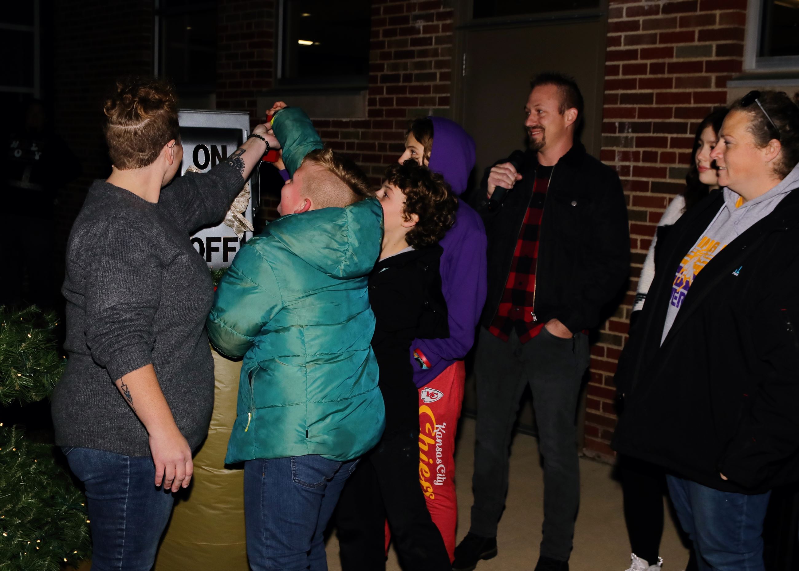 lighting the mayor's christmas tree